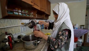 83 YAŞINDAKİ GÜL KOKULU AYŞE NİNE