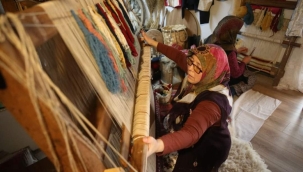 EVİNİN ÇATISINI MÜZEYE DÖNÜŞTÜRDÜ