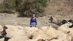 Muş ilimizde "Uzman Eller Projesi" ni tamamlayan  Emel Şafak Uygur 100 bin TL destek aldı
