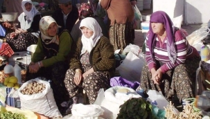 Toprağın kadınları... Bugün, '15 Ekim Dünya Kadın Çiftçiler Günü'. 