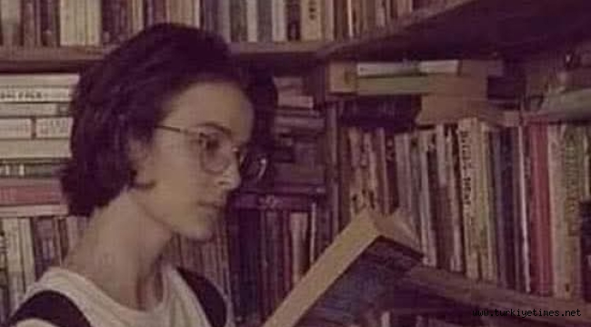 Tıp Ögrencisi Bursa'daki Bilge Kitabevi'nin