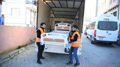 2025 yılında ihtiyaç sahiplerine kırtasiyeden hasta yatağına kadar sosyal yardım