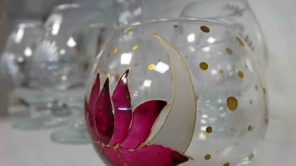 800 derece ateşle buluşan cam sanat eserine dönüşüyor