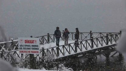 Abant Gölü Milli Parkı’nda kış güzelliği