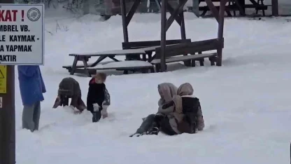 Abant’ta şambrel eğlencesi: Kayak pistine çevirdiler