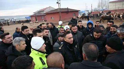 Ağrı Emniyet Müdürü Göksel Önder, Hayvan Borsasını ziyaret etti