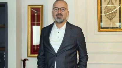 AK Partili Yıldız’dan İzmir Şehir Tiyatroları eleştirisi: "Bir oyuna 4 milyon lirayı aşan harcama yapıldı"