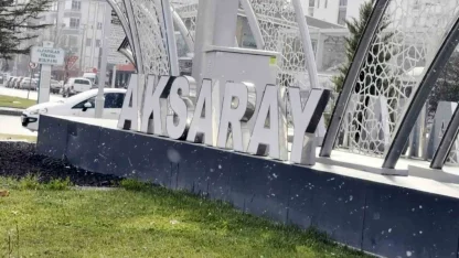 Aksaray merkeze mevsimin ilk karı yağdı
