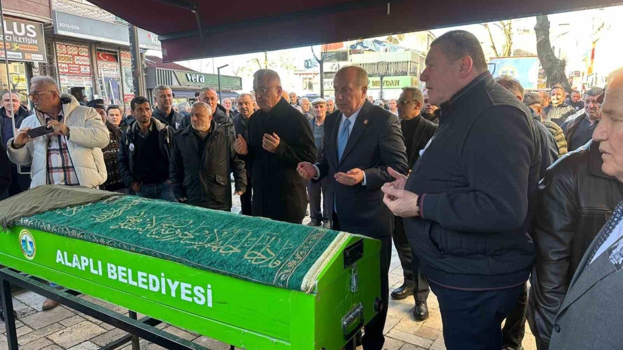 Alaplı Belediye Başkanı Tekin’nin annesi son yolculuğuna uğurlandı