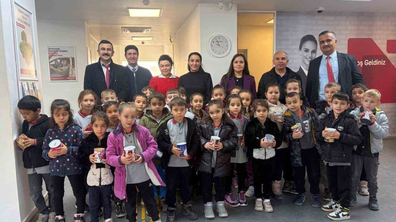 Ana sınıfı öğrencileri bankada tasarrufla tanıştı