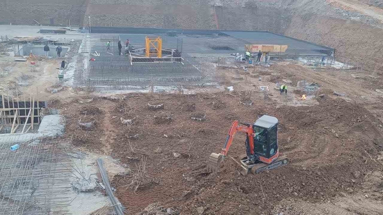 Antakya Belediyesi’nin yeni hizmet binası yükseliyor