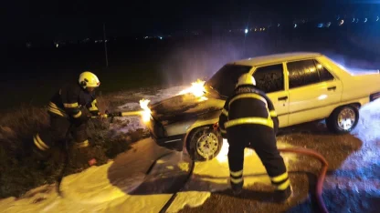 Antakya’da otomobil yangını