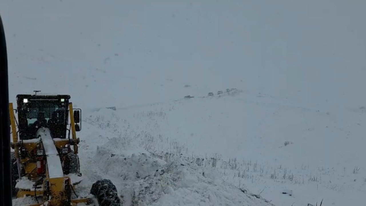 Artvin Valisi Turan Ergün: "3 çobanın çığ altında kaldığı yönünde bir bilgi geldi"