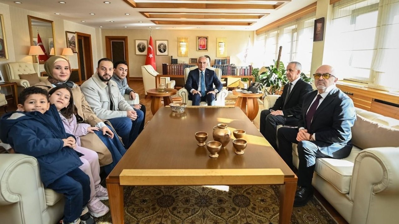 Bakan Ersoy: "Rajab’ın ailesiyle Bakanlığımızda bir araya gelerek, ardından birlikte Cumhurbaşkanımız Erdoğan’ı ziyaret ettik"