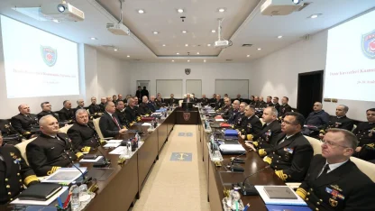 Bakan Güler başkanlığında "Deniz Kuvvetleri Komutanlığı Yıllık Komutanlar Toplantısı" yapıldı