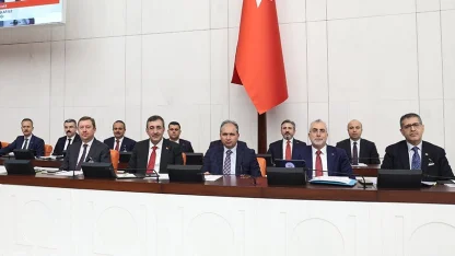 Bakan Işıkhan: "Asgari ücret miktarının çalışanlarımızın gelirlerini enflasyona ezdirmeyecek şekilde belirlenmesi için çalışmalarımızı sürdüreceğiz"