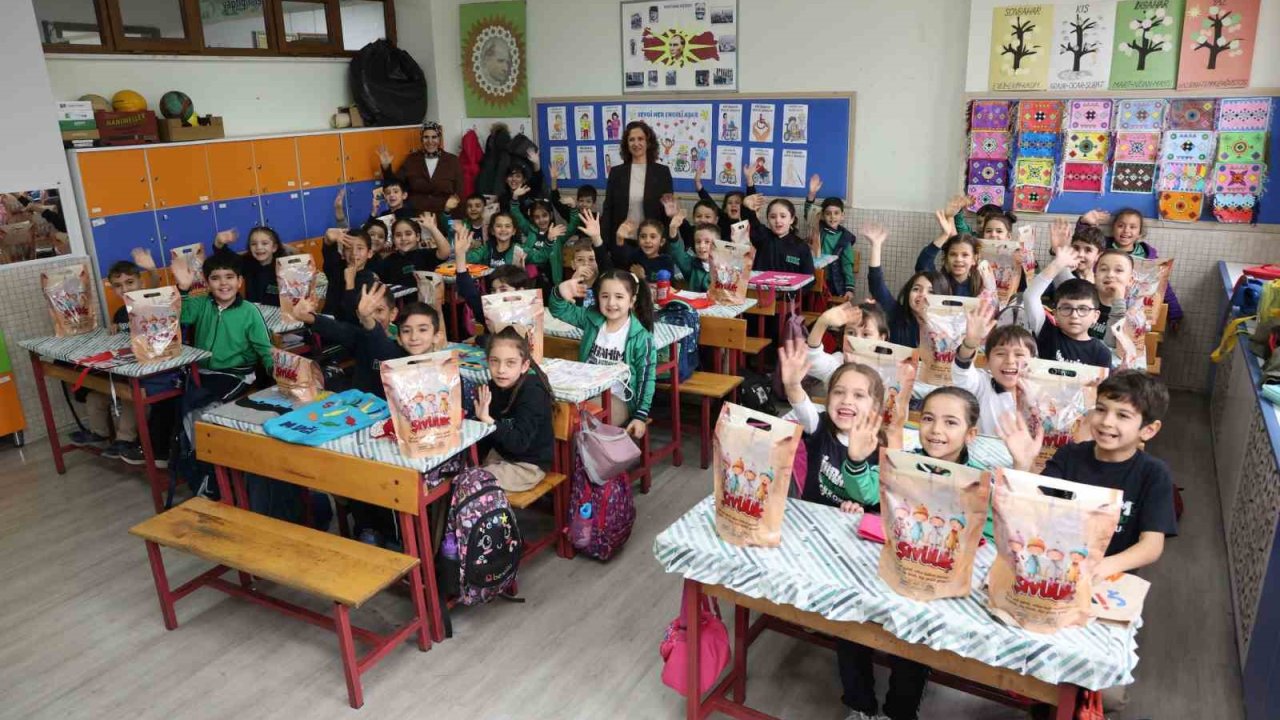 Başkan Altay 31 ilçedeki 220 bin çocuğa şivlilik mutluluğu yaşattı