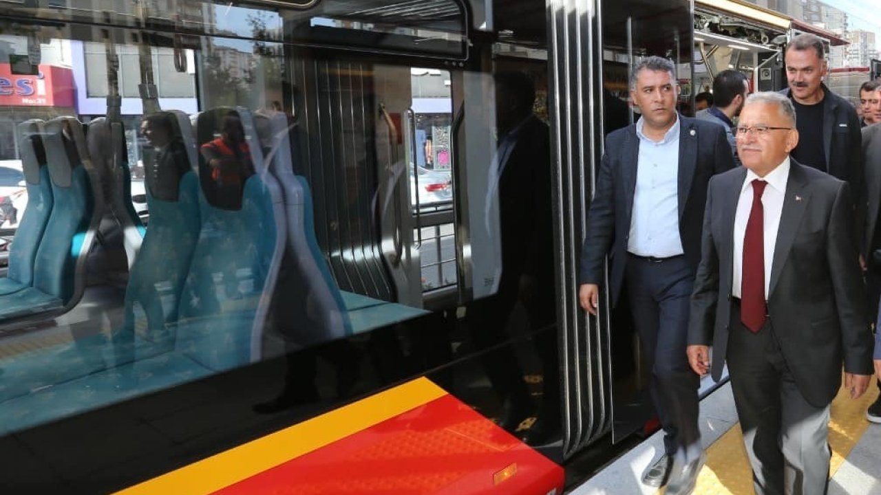 Başkan Büyükkılıç’tan 1 yılda 90 saat ücretsiz tramvay hizmeti