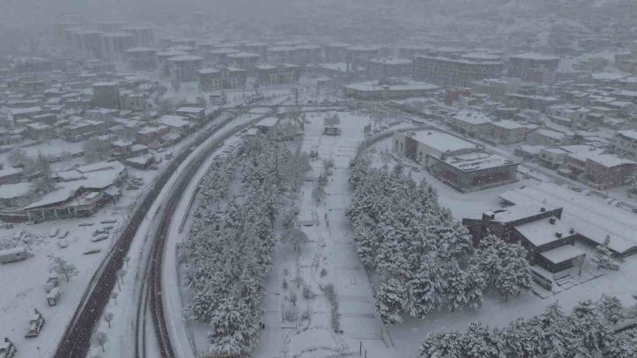 Başkan Özdoğan: "Kar rahmettir, tüm ekiplerimizle sahadayız"