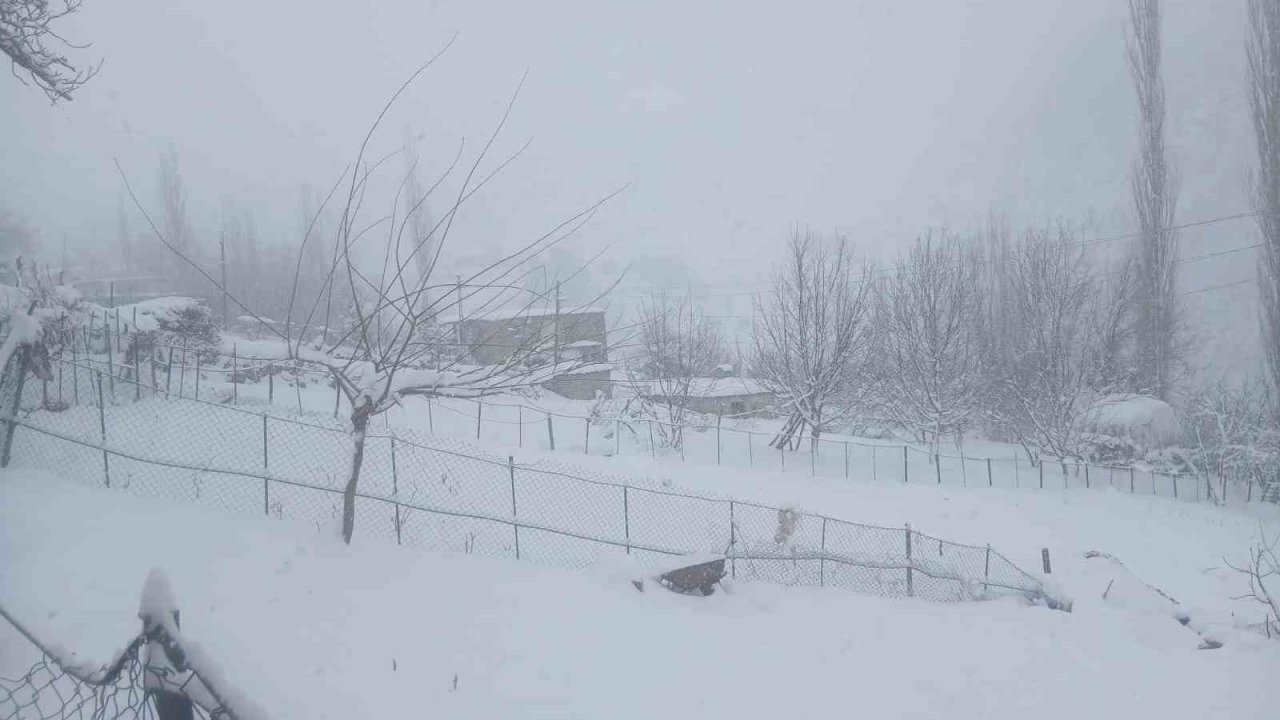 Batman’da kar esareti: 300’ün üzerinde köy ve mezra yolu kapandı