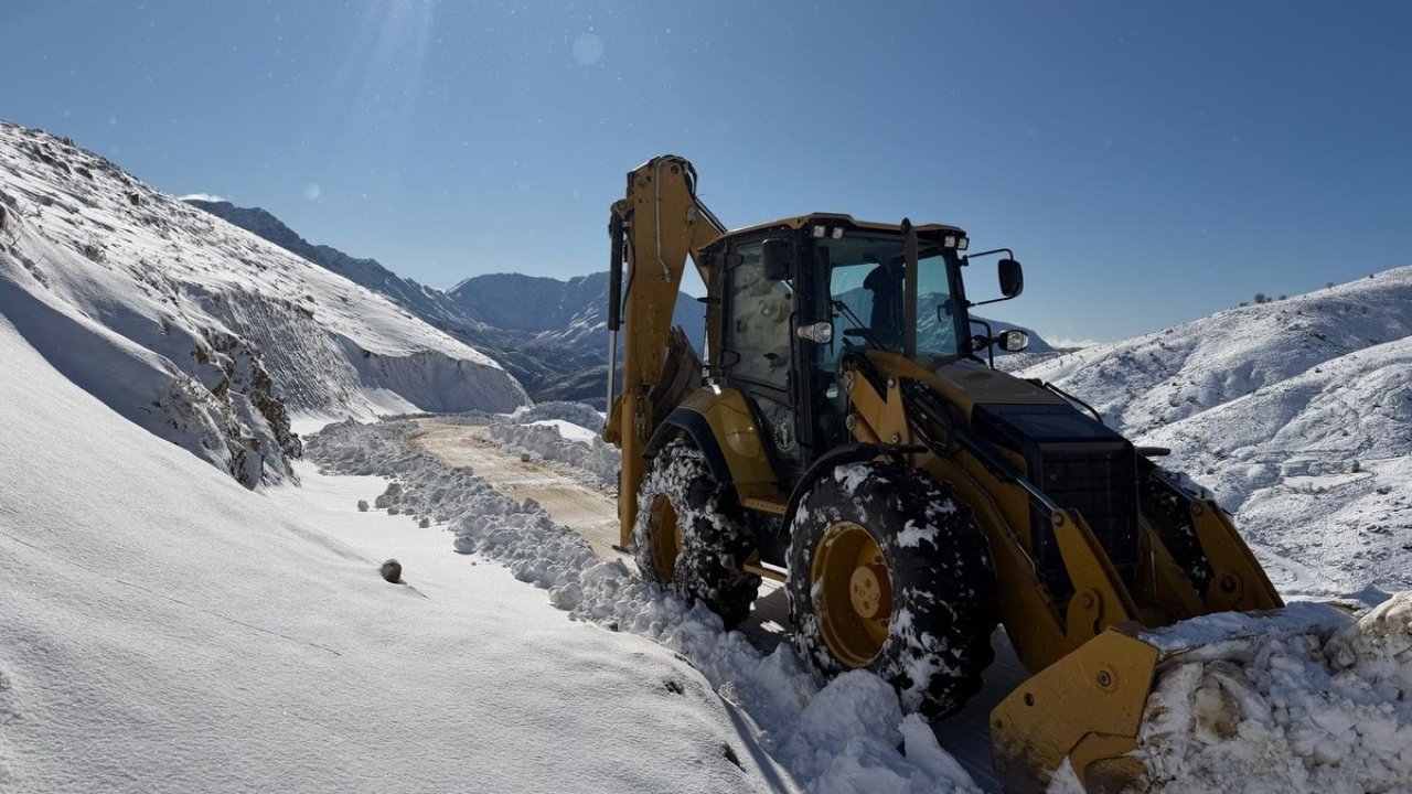 Batman’da kar yağışı ulaşımı aksattı