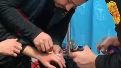 Batman’da parmağına yüzük sıkışan gencin imdadına itfaiye yetişti