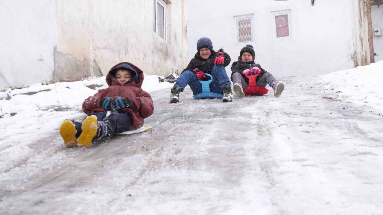 Bayburt’un süper abileri: Dik yokuş pist oldu, kardeş sevgisi soğuğu unutturdu