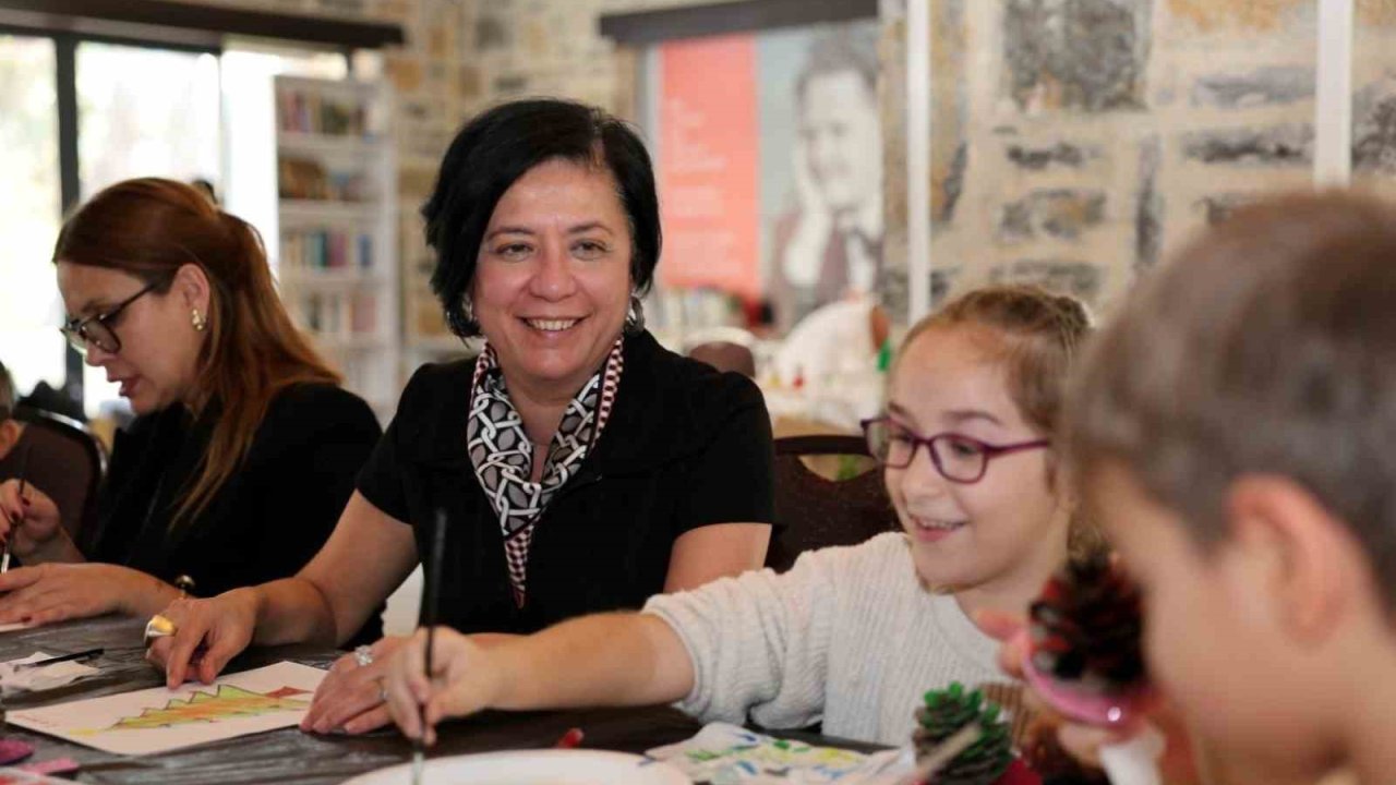 Belediyeden çocuklara yönelik yılbaşı atölyesi