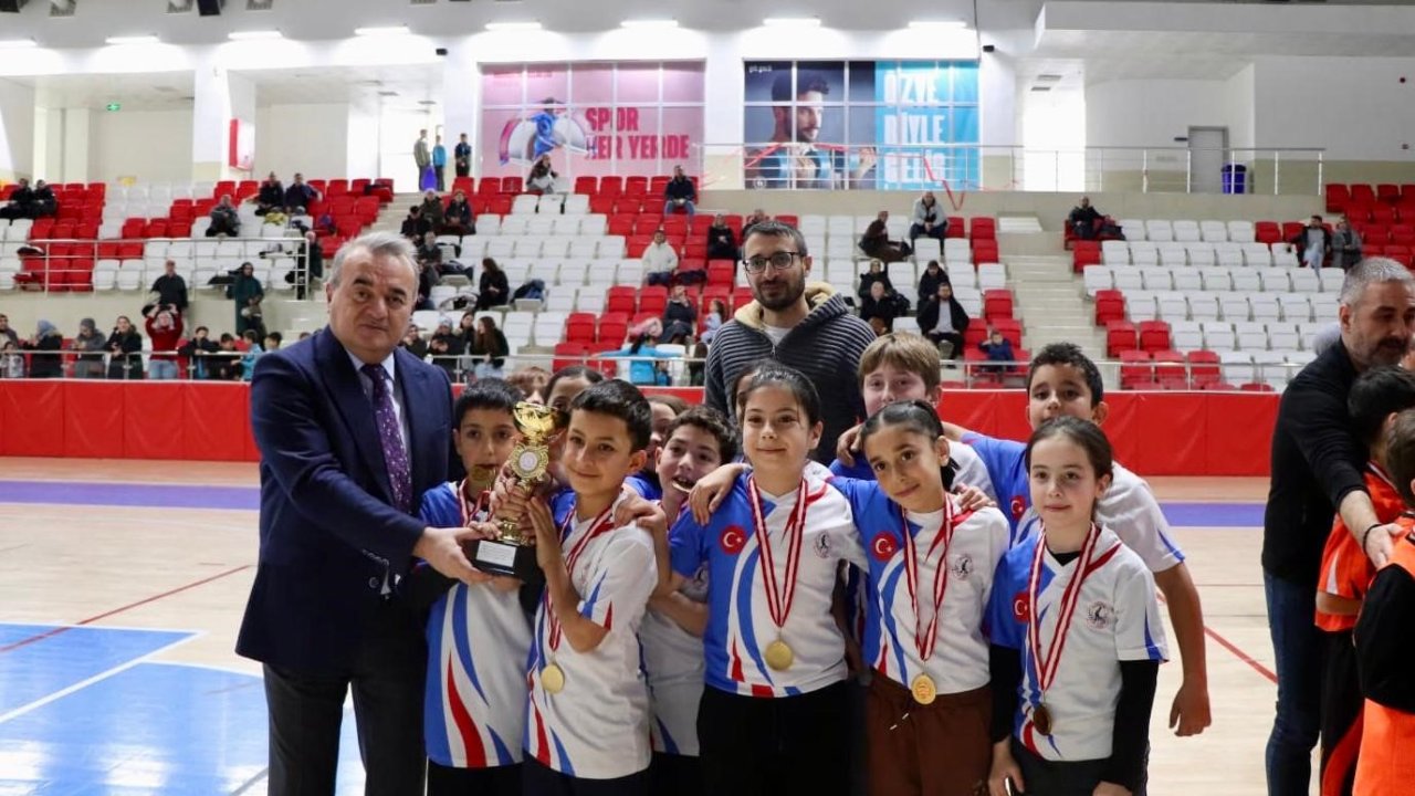 Bilecik’te okul sporları ve geleneksel çocuk oyunları finalleri tamamlandı