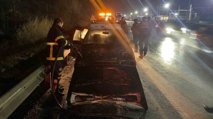 Bilecik’te seyir halindeki otomobil alev aldı