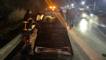 Bilecik’te seyir halindeki otomobil alev aldı
