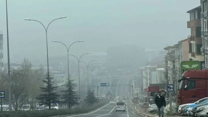 Bilecik’te sis gün boyu etkisini sürdürdü