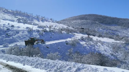 Bingöl’de kapanan köy yollarında çalışmalar aralıksız sürüyor