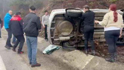 Bolu-Abant yolunda kontrolden çıkan araç, takla attı
