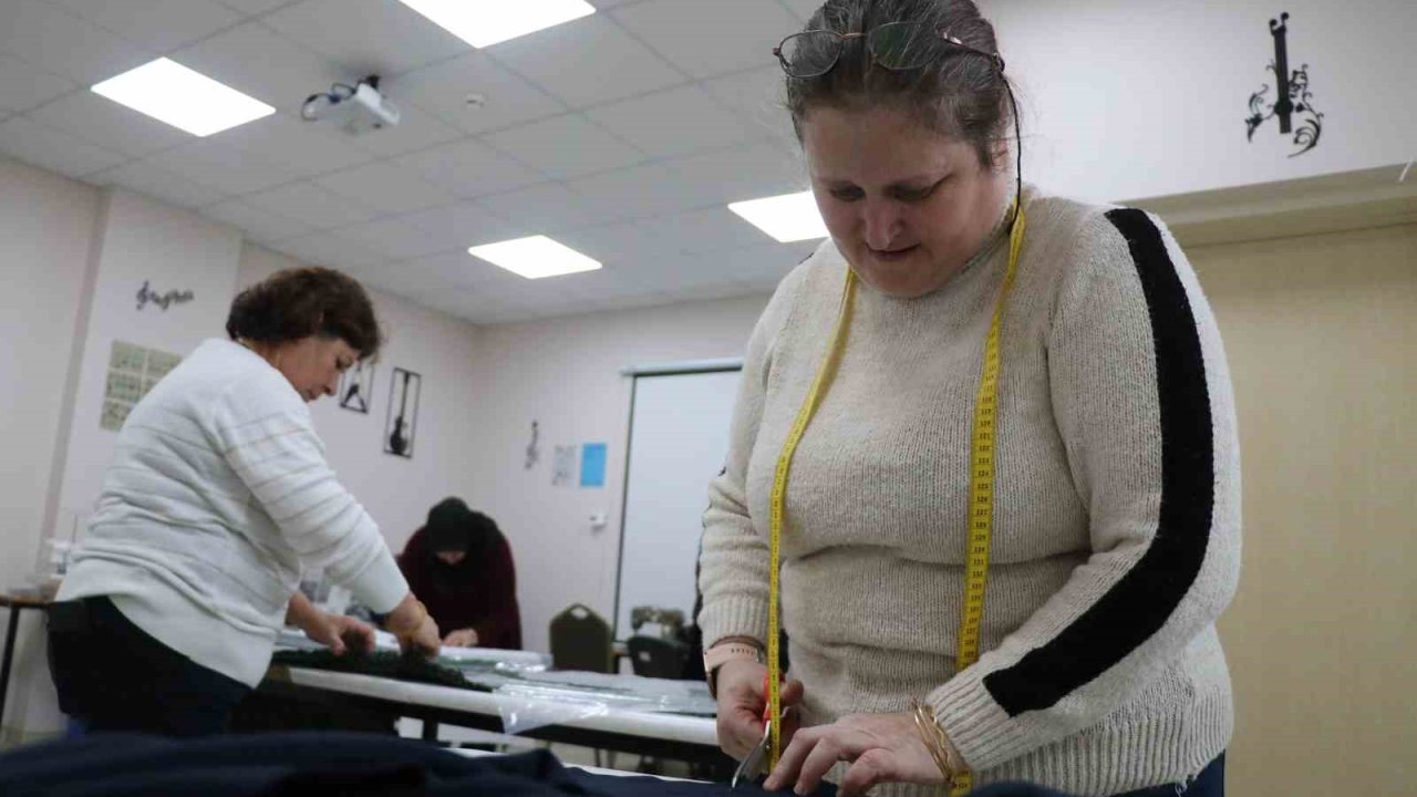 Bolu’da özel çocuklar eğitim alırken, anneleri el emeği ürünler üretiyor