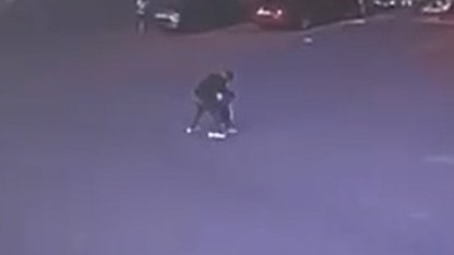 Boşanma aşamasındaki eşini sokak ortasında 12 yerinden bıçakladı, 18,6 yıl hapis cezası aldı