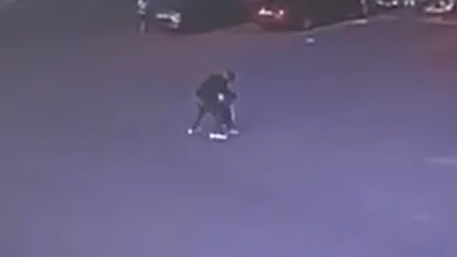 Boşanma aşamasındaki eşini sokak ortasında 12 yerinden bıçakladı, 18,6 yıl hapis cezası aldı