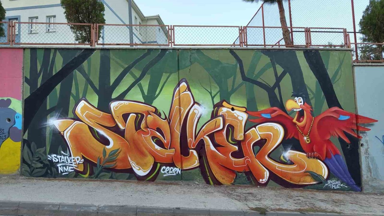 Bozüyük’te okul duvarları sanatla hayat buldu