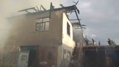 Burdur’da ev yangını