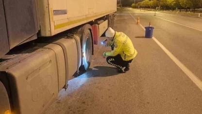 Burdur’da yük taşıyan araçlara yönelik denetimde 25 araç ve sürücüsüne idari ceza