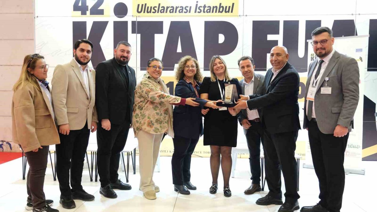 Büyükçekmece Belediyesi, TÜYAP Kitap Fuarı’nda edebiyatseverleri yazarlarla bir araya getirdi