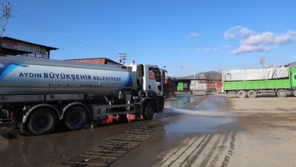 Büyükşehir ekipleri Acarlar Hali’ni temizledi