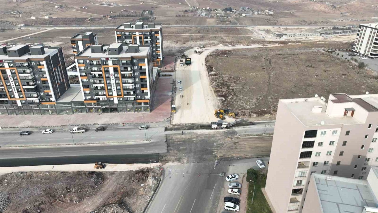 Büyükşehir’den trafiği rahatlatan yol çalışması