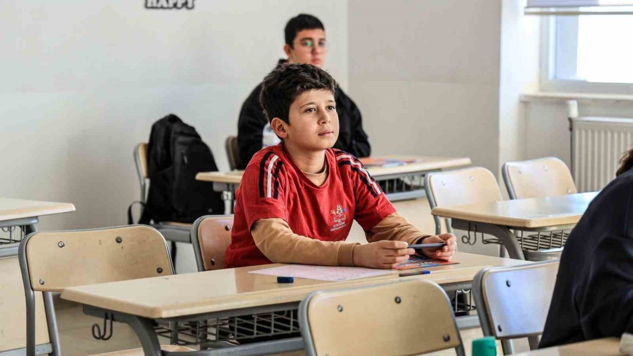 Çameli Belediyesi öğrencilere deneme sınavı desteği verdi