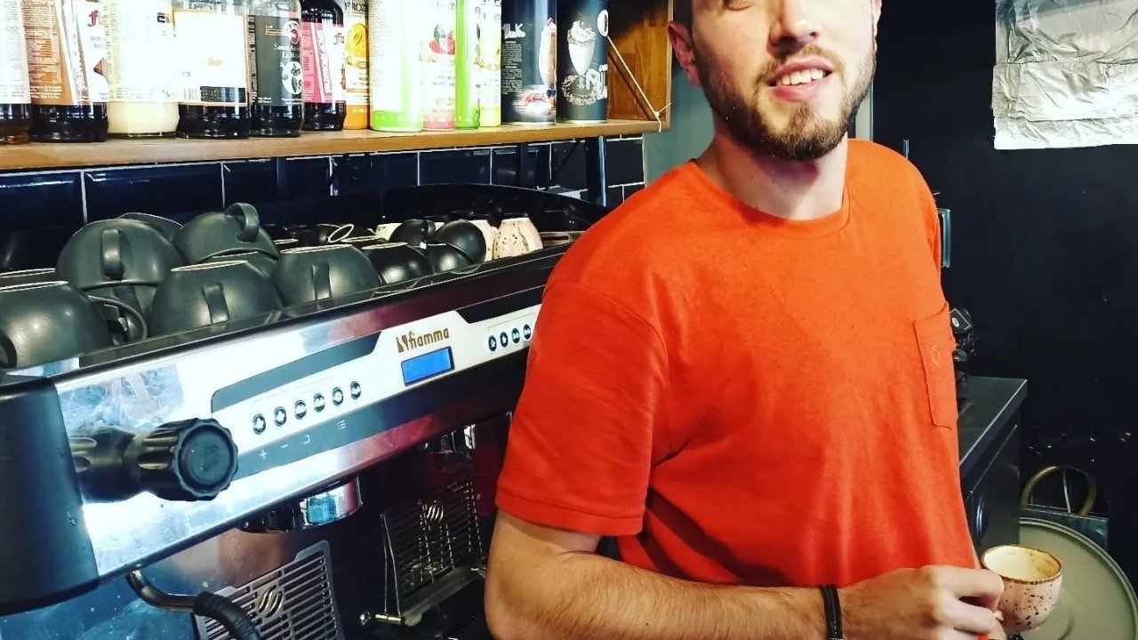 Çanakkale’de tıra çarpan otomobilin sürücüsü hayatını kaybetti