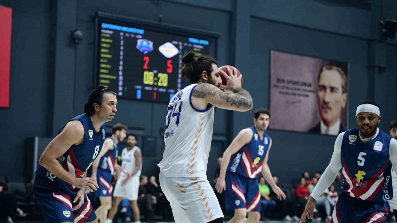 Çayırova Belediyesi, sahasında Finalspor’u 87-81 yendi