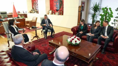 DEM Parti’den CHP’ye ziyaret