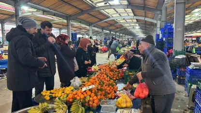 Depremlerin ardından Sındırgı’da komşuluk seferberliği
