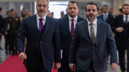 Dışişleri Bakanı Fidan, Milli Savunma Bakanı Güler ve MİT Başkanı Kalın, Suriye Devlet Başkanı eş-Şara ile görüştü