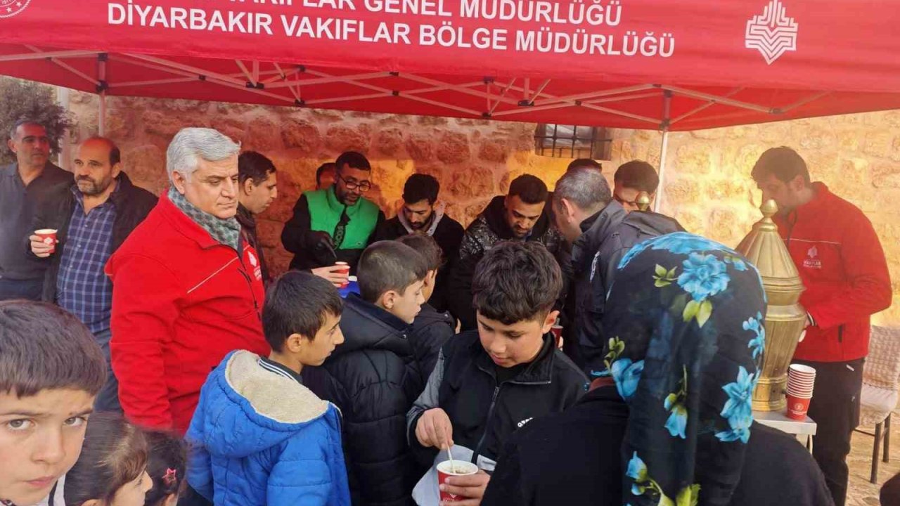 Diyarbakır Vakıflar Bölge Müdürlüğünden kandil dolayısıyla salep ikramı
